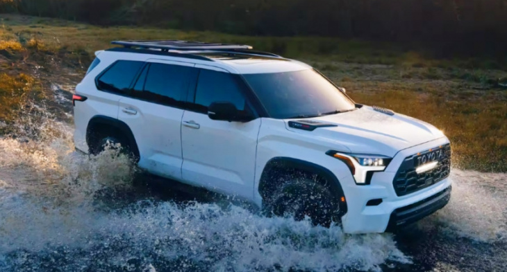 does the 2023 toyota sequoia get good gas mileage?