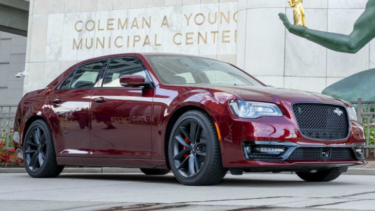 2023 chrysler 300c sold out in 12 hours, waiting list created