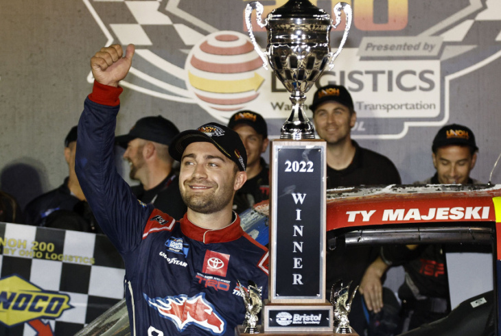 bristol results: ty majeski advances to nascar world truck series championship 4