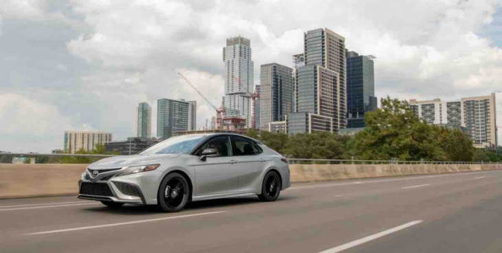 there’s only 1 way to know if the 2022 toyota camry hybrid is better than the 2022 honda accord hybrid