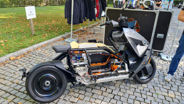 bmw ce 04 electric motorbike hands-on impressions