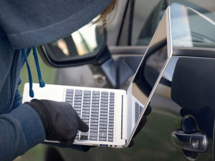 b.c. car thieves now programming their own key fobs in minutes