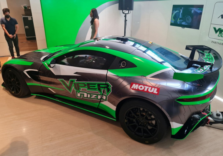 viper niza racing bets on aston martin vantage gt3 and gt4 in pursuit of racing glory