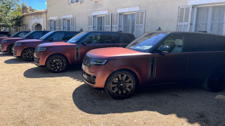 android, review: 2023 range rover’s phevs double ev range to 50 miles, ahead of full bev in 2024