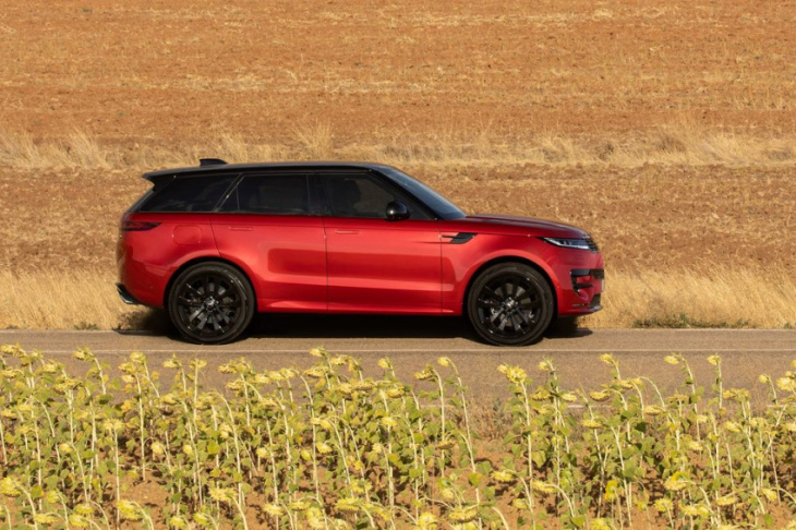2023 range rover sport proves coolly capable on- or off-road