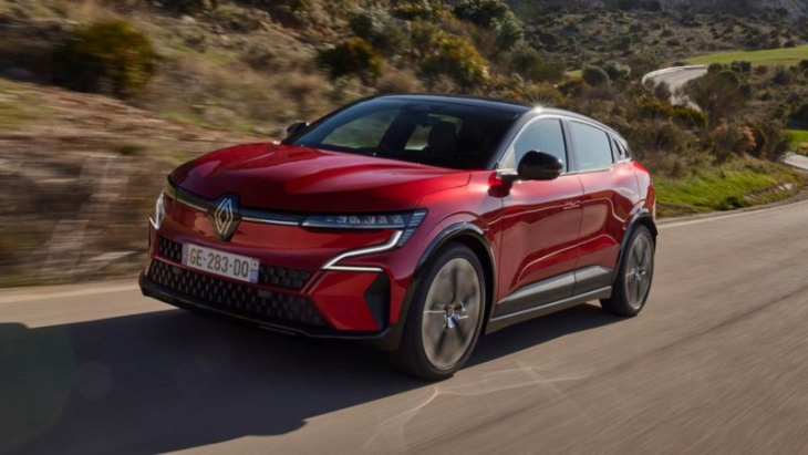 renault teases megane e-tech to drivers ahead of 2023 arrival