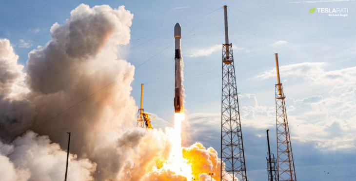 spacex falcon 9 rocket wins three new geostationary satellite launches