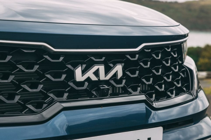 who will win? kia and hyundai sales race remains close with more cars to come in 2022