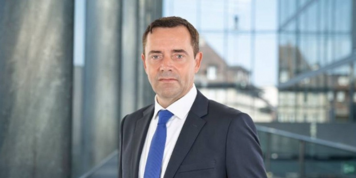 bolloré hires zf manager as new head of emobility