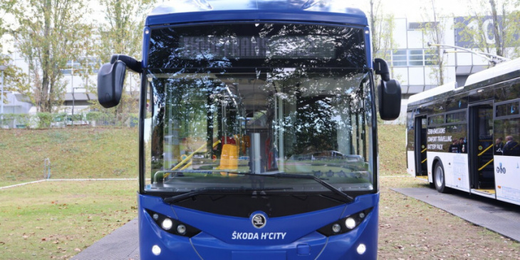 skoda group presents fuel cell bus h’city 12