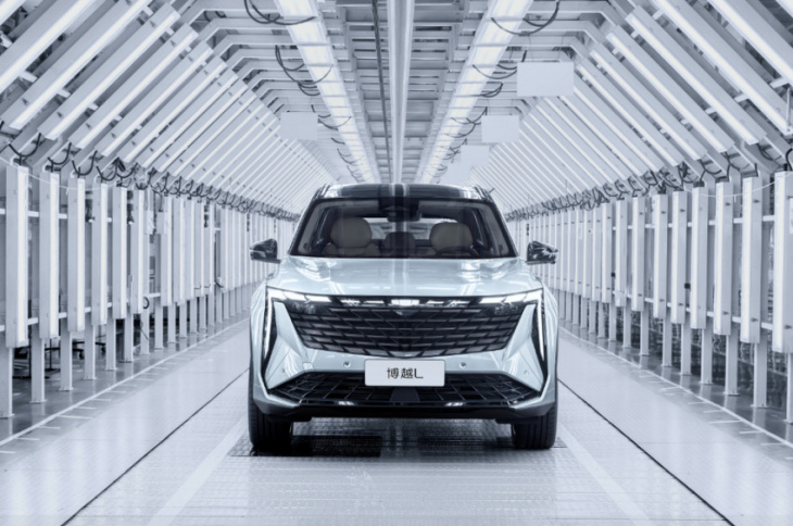 first 2023 geely boyue l rolls off production line - gg other suvs