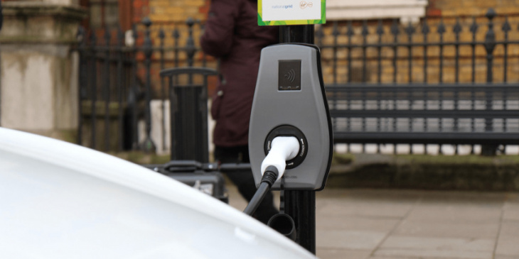 aviva invests £110 million in connected kerb