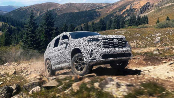 which suvs does the 2023 honda pilot trailsport compete with?