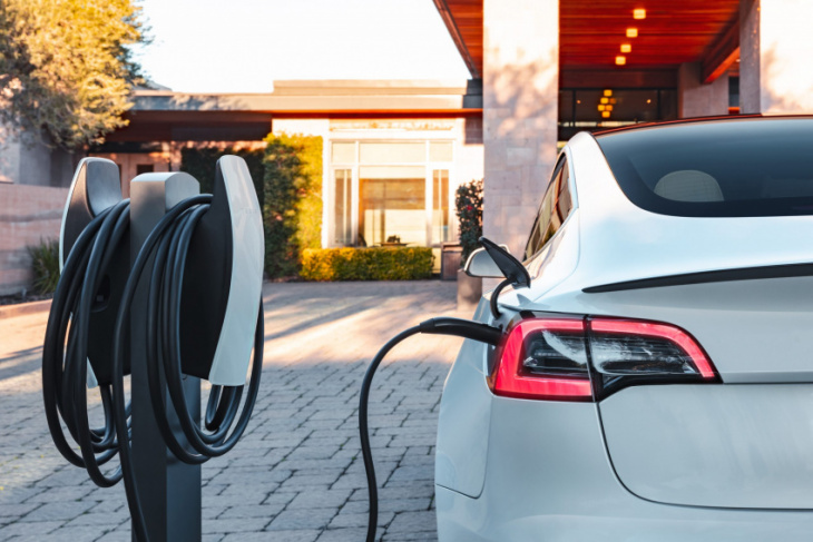 is ev charging at night bad for the grid? stanford researchers think so