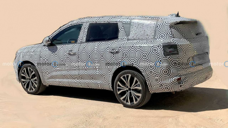larger renault austral spied with seven seats, could be called espace