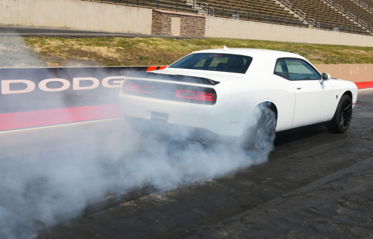 gas-engine dodge charger, challenger may yet come after last call