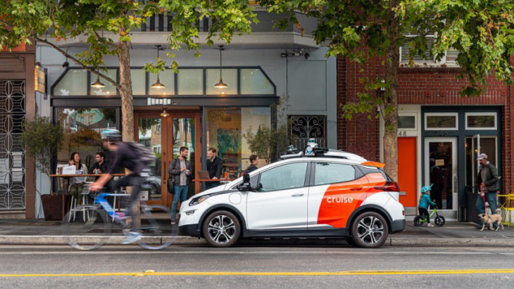 gm’s driverless cruise robotaxis are causing headaches for san francisco motorists