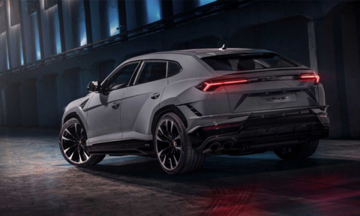 lamborghini urus s is a subdued performante without aggressive body