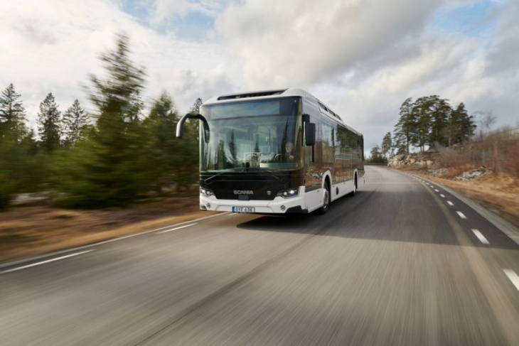 south australia’s first electric bus to begin operating in december
