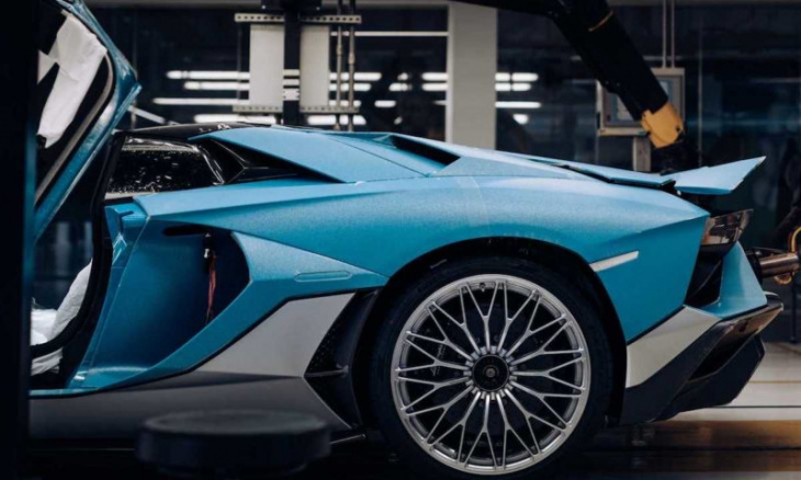after 11 years the lamborghini aventador retires from production