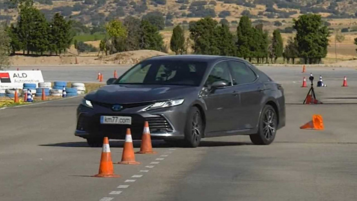 toyota camry hybrid is comfortable but slow on the moose test