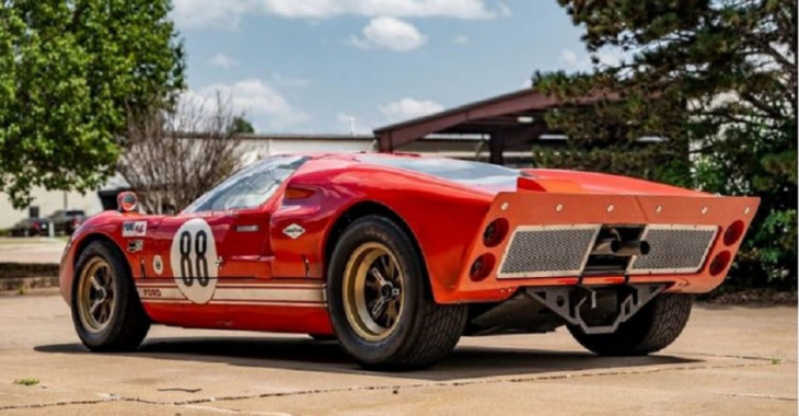 here is the feature that made the 1966 ford gt40 so great.