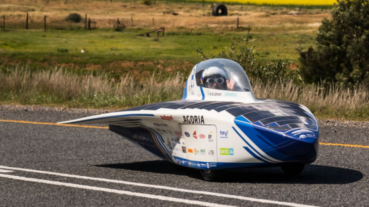 solar powered cars: amazing vehicles that run on the sun
