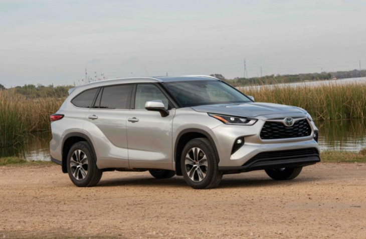 what’s the difference between the toyota highlander and toyota sequoia hybrid suv?