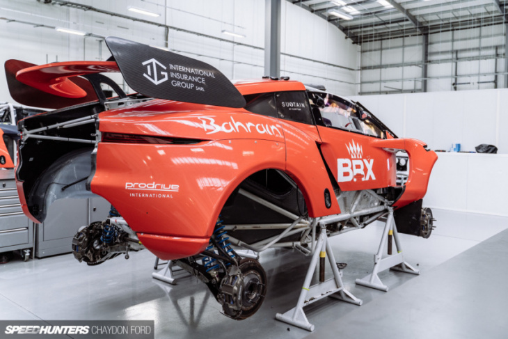 prodrive hunter: chasing victory on & off-road
