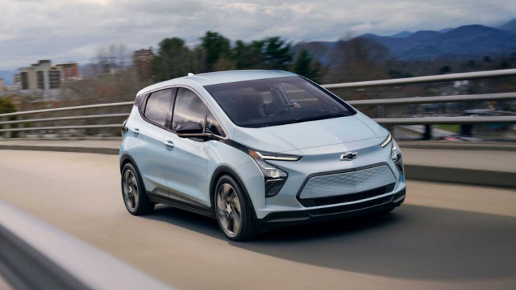 how long does it take to charge a 2022 chevrolet bolt ev?