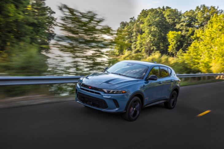 will the 2023 dodge hornet be a better small suv than the 2022 mazda cx-30?