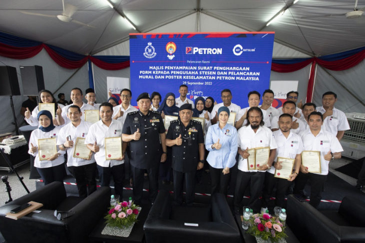 police commends 28 petron malaysia dealers for commitment to gtsp programme