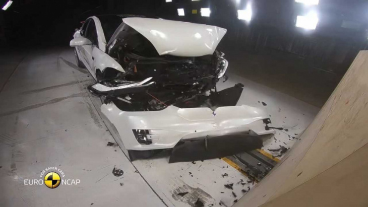 tesla model x in devastating crash: family survives, minor injuries