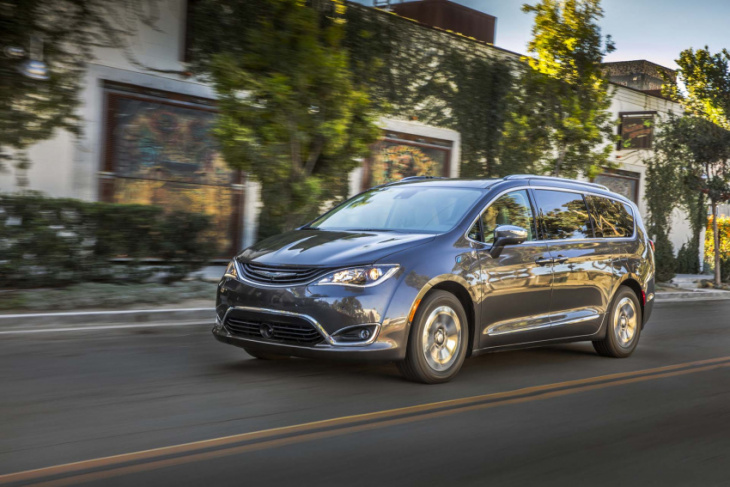how to, 2017-2018 chrysler pacifica hybrid phev fix nixes fire risk