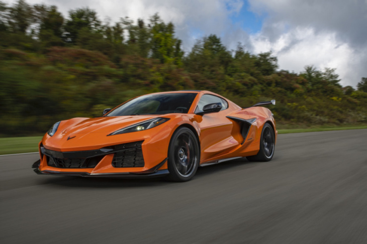 review: 2023 chevrolet corvette z06 heaps exotic sound and fury on an exotic design