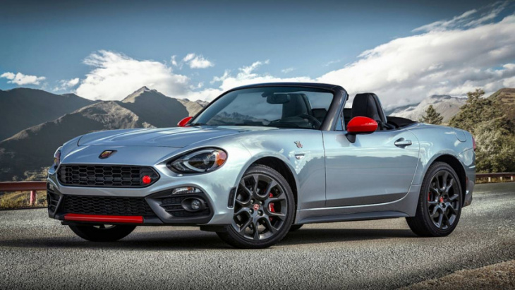 fiat 124 spider outsold the 500 and 500l combined in q3 2022