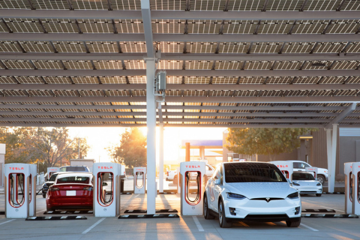 aaa adds monthly battery reports to ev membership coverage to ease ‘range anxiety’