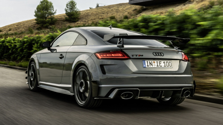 the audi tt rs ‘iconic edition’ is a five-cylinder celebration of the tt