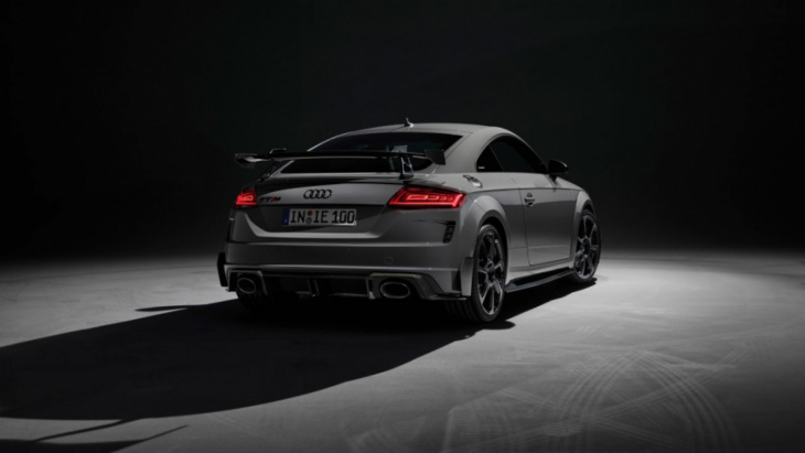 audi tt rs iconic edition debuts