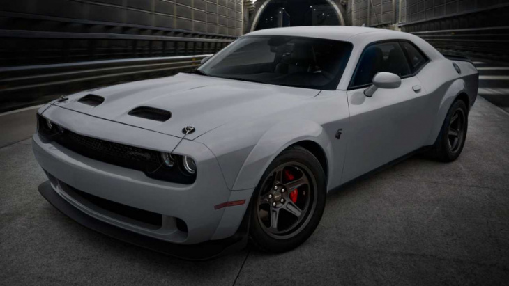 dodge challenger almost shared a platform with alfa romeo giulia