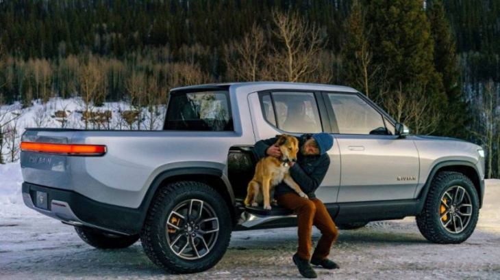 can you get trapped in a rivian pickup truck’s gear tunnel?