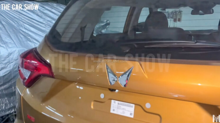 android, mahindra xuv300 sportz turbo 130 hp – gold colour, red accents