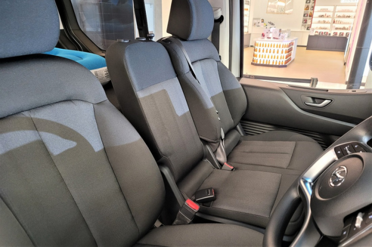 android, hyundai staria 10-seater now available in malaysia