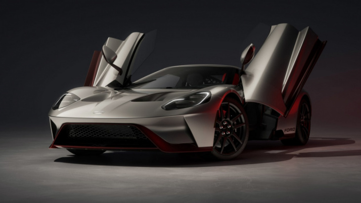 new ford gt lm revealed as sign-off special