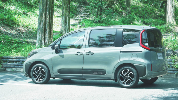 android, cat a-friendly 2023 toyota sienta hybrid launches in singapore
