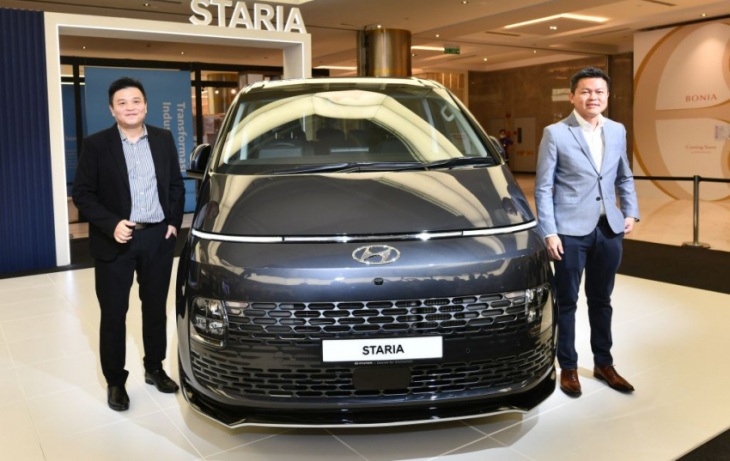10-seater hyundai staria debuts in 3 variants from rm180k