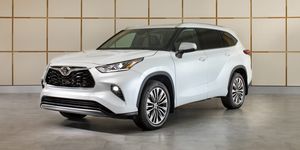 2023 toyota highlander replaces v-6 with 2.4l turbo-four