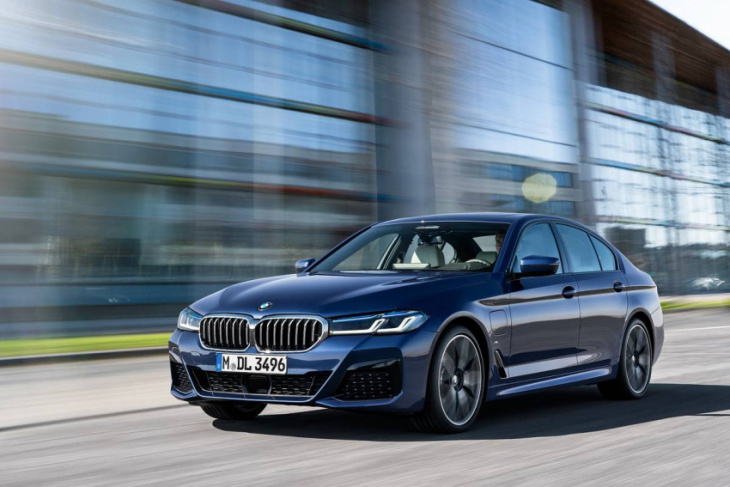 iihs: 2022-23 bmw 5 series, x3 upgraded to top safety pick plus