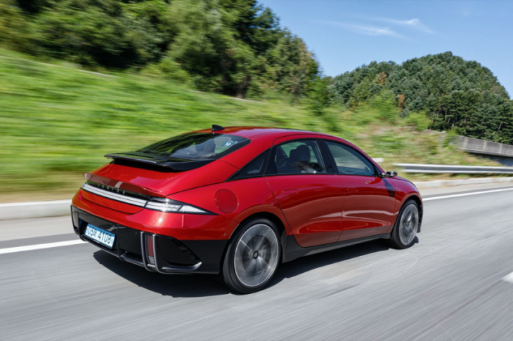 review: 2023 hyundai ioniq 6 challenges model 3 in range, revives sedans for the aero age