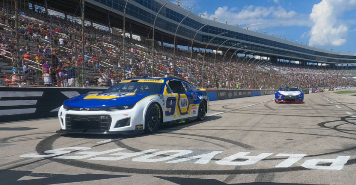 chase elliott on an island for nascar cup playoff cutoff race at charlotte roval